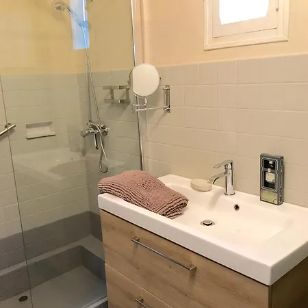 2-bedroom House With Private Garden And Pool 別荘 La Roque-sur-Cèze