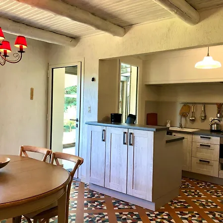 2-bedroom House With Private Garden And Pool *